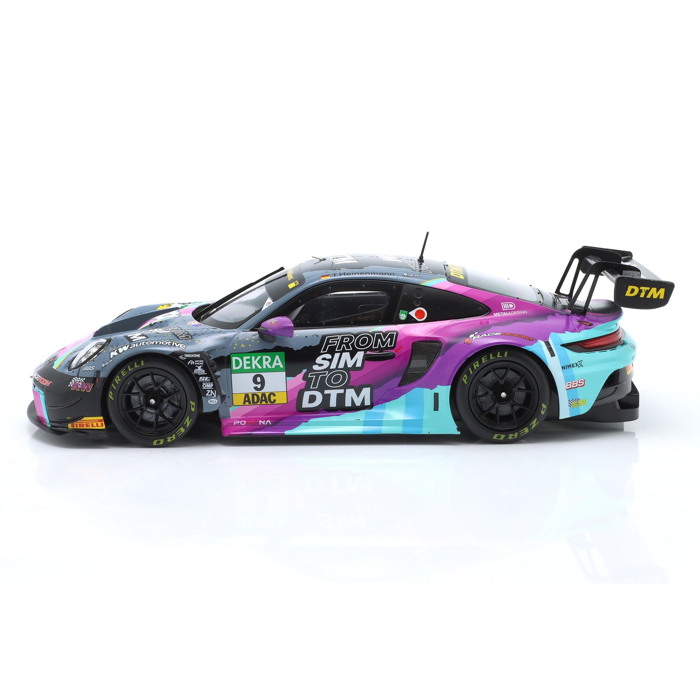 Modellauto Porsche 911 GT3 R (992) From Sim to DTM #9 DTM 2023 Toksport WRT Ixo Maßstab 1:18 Modellauto des Jahres 2025